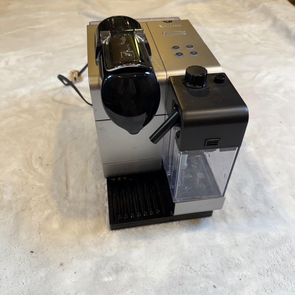 Nespresso Lattissima+ DeLonghi EN520SL Espresso Machine Silver Black Pod Maker